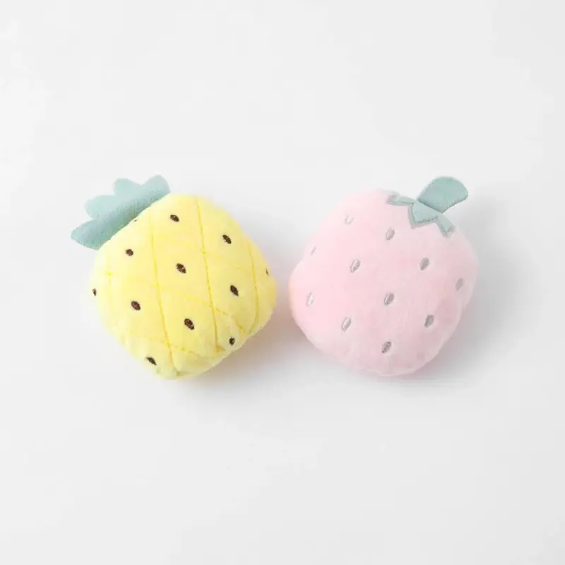 イチゴとパインのおもちゃ