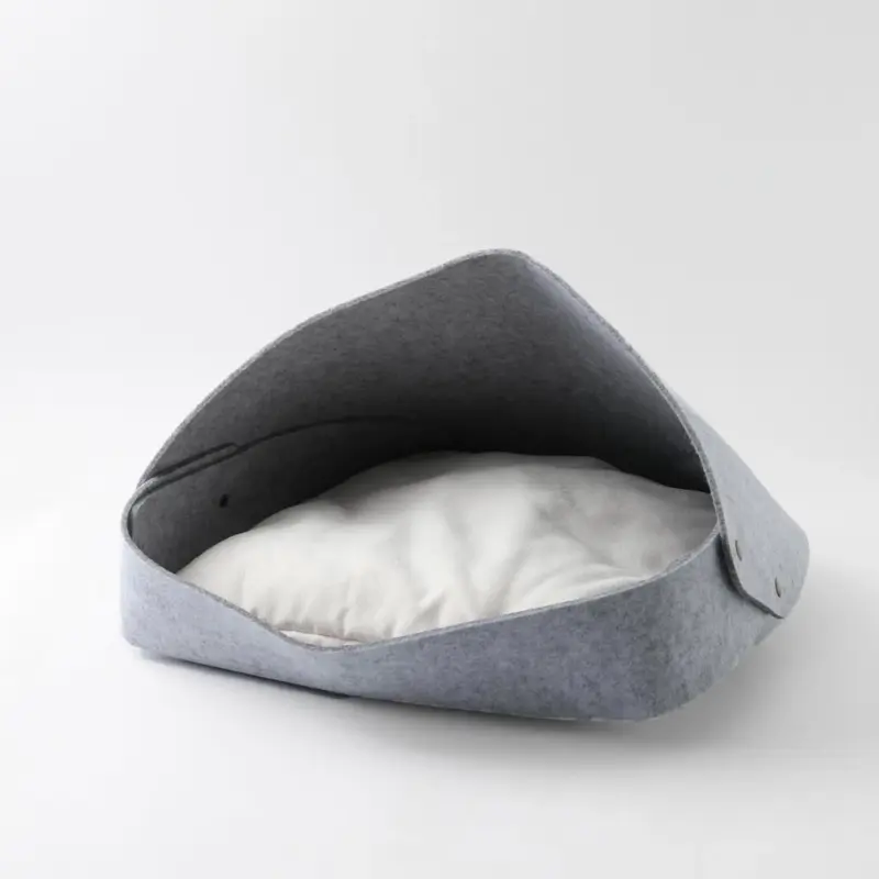 クッション付フェルトベッド